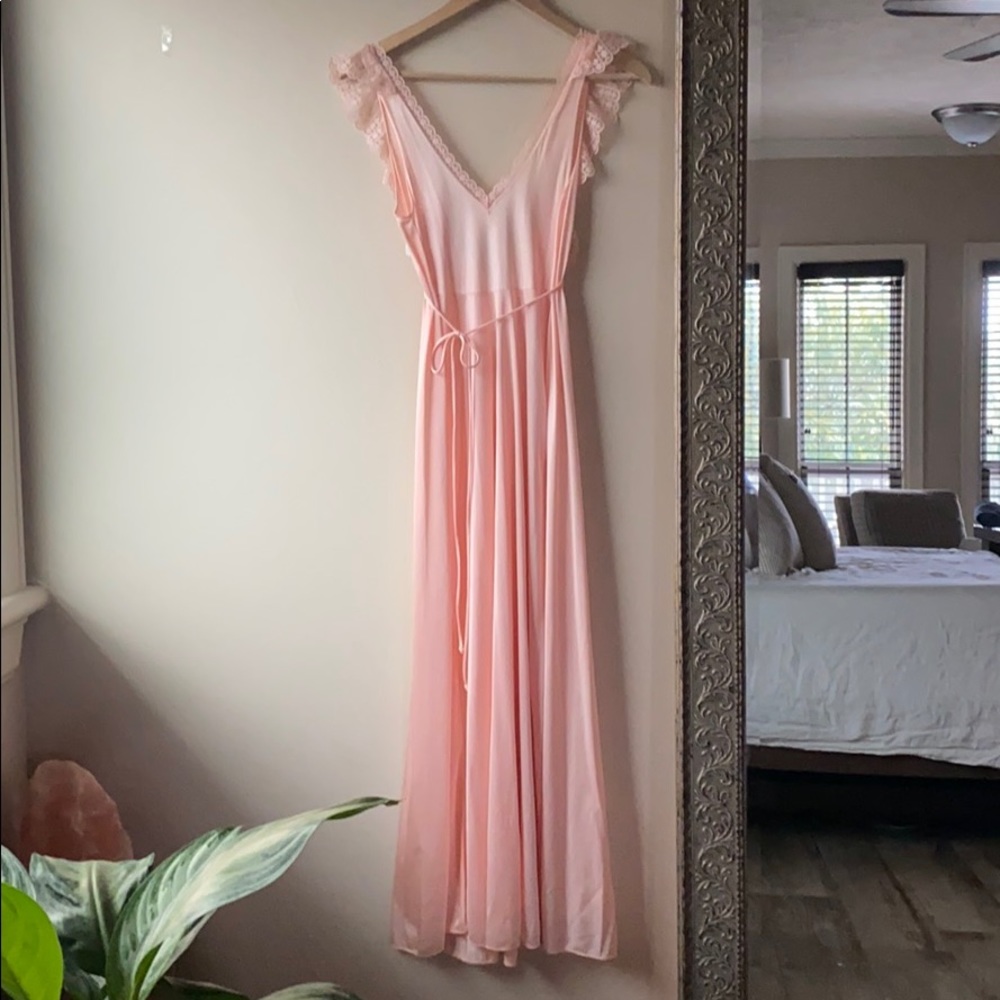 Vintage nylon, Silk-like Nightgown 🌜